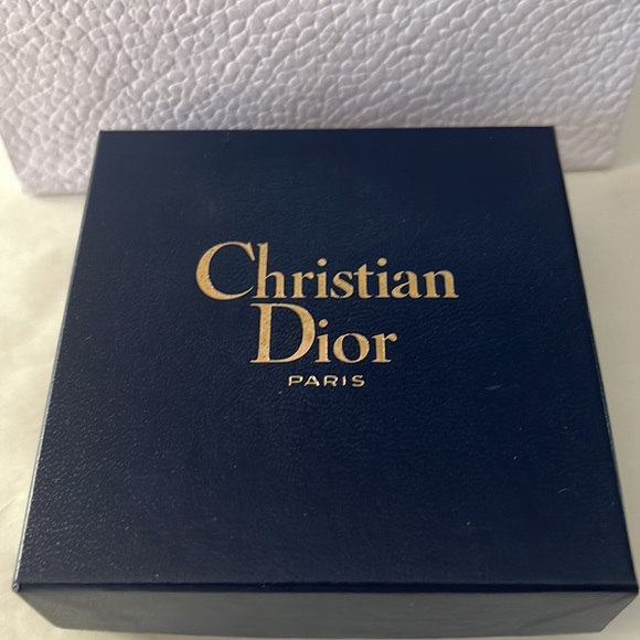 Christian Dior Powder Compact - Picture 8 of 10